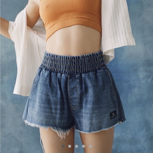 BDG BY URBAN OUTFITTERS PULL ON HIGH WAISTED DENIM BOXER SHORTS SIZE SMALL - Picture 1 of 12